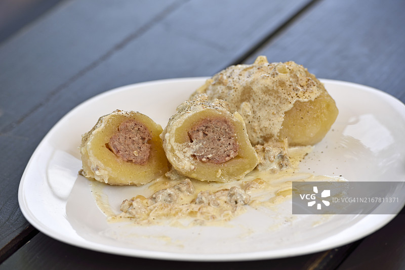 立陶宛采佩林，以土豆和肉馅制成的特色菜肴图片素材