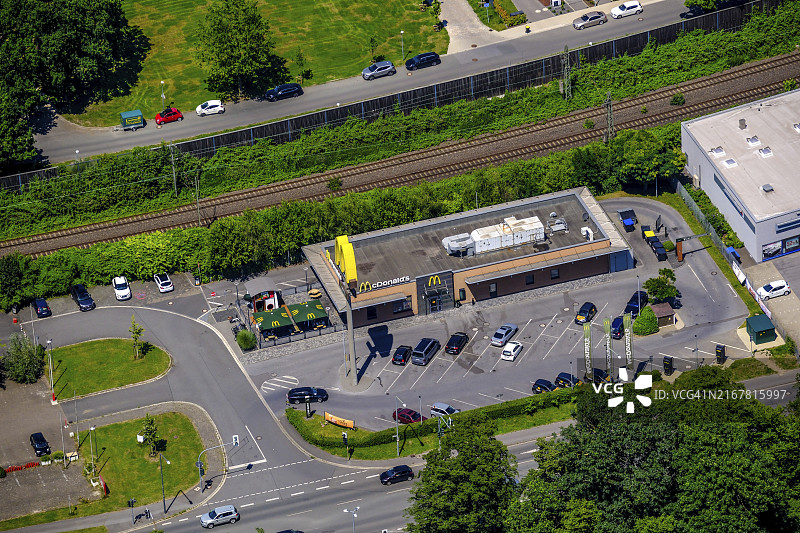 位于黑尔滕Resser大街的麦当劳分店，鲁尔区，北莱茵-威斯特法伦图片素材