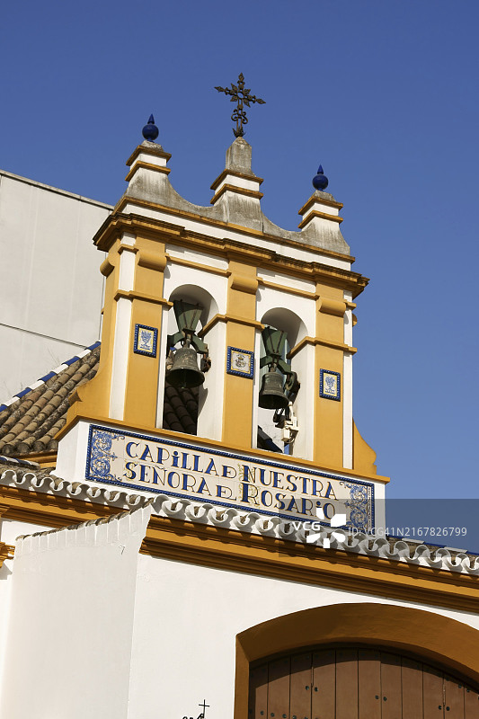 西班牙塞维利亚旧城区罗萨里奥圣母教堂外观细节图片素材