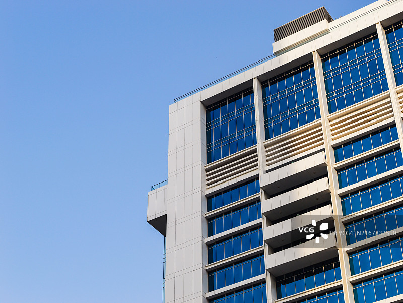 阿拉伯联合酋长国迪拜市中心码头天际线：中东金融全球商业之都的传统与现代建筑图片素材