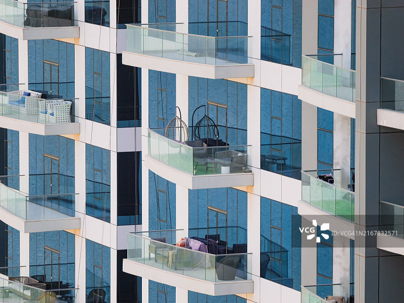 阿拉伯联合酋长国迪拜市中心码头天际线：中东金融全球商业之都的传统与现代建筑图片素材