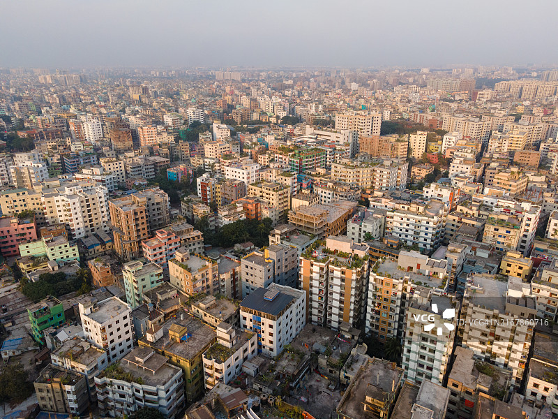 达卡鸟瞰：孟加拉国人口稠密、住宅区规划欠佳的城市图片素材