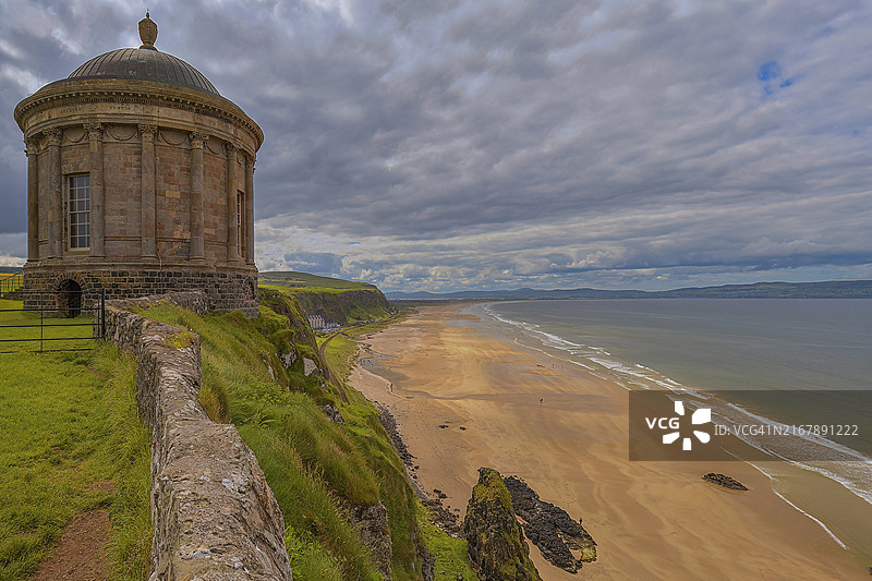 英国北爱尔兰安特里姆海岸的唐希尔领地和穆森登神庙图片素材