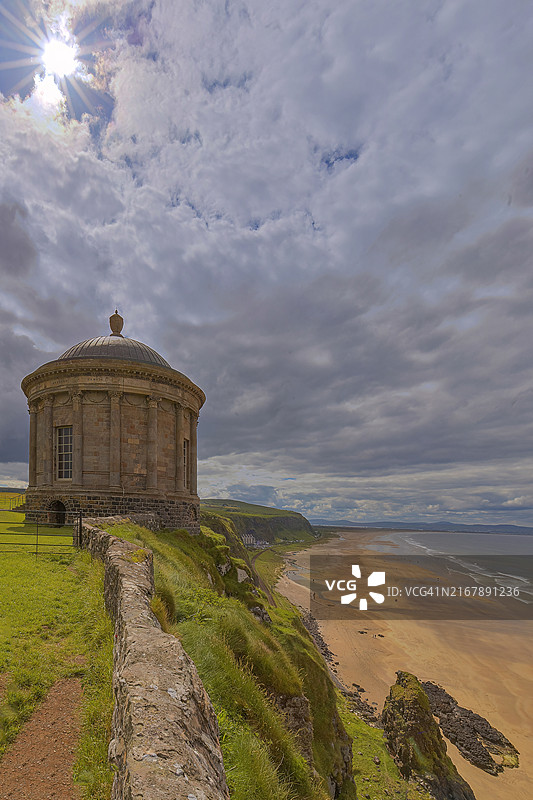 英国北爱尔兰安特里姆海岸的唐希尔领地和穆森登神庙图片素材
