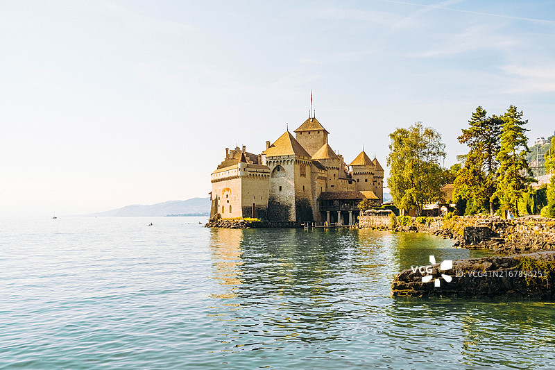 瑞士日内瓦湖畔的西庸城堡图片素材