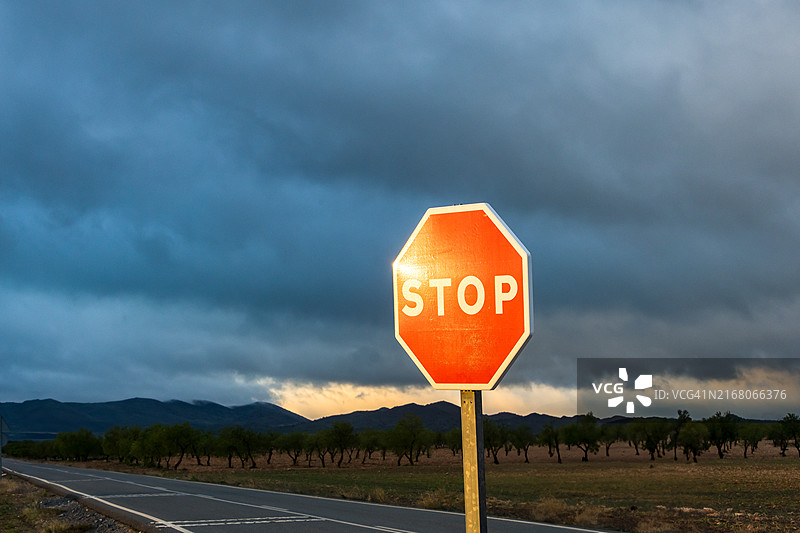 道路标志牌特写图片素材