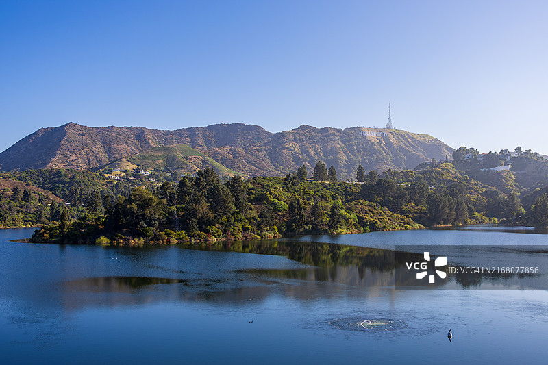 湖光山色，晴空万里图片素材