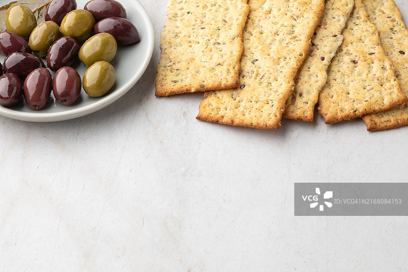 桌上食物和饮料的俯视角度照片图片素材