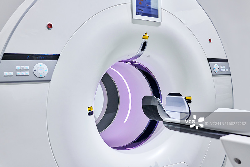现代核磁共振成像仪特写图片素材