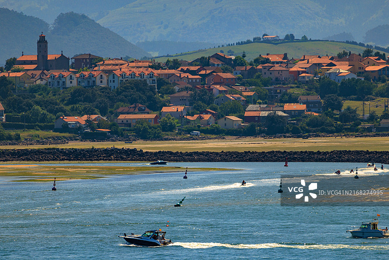 桑坦德的佩德雷尼亚村海湾风景图片素材