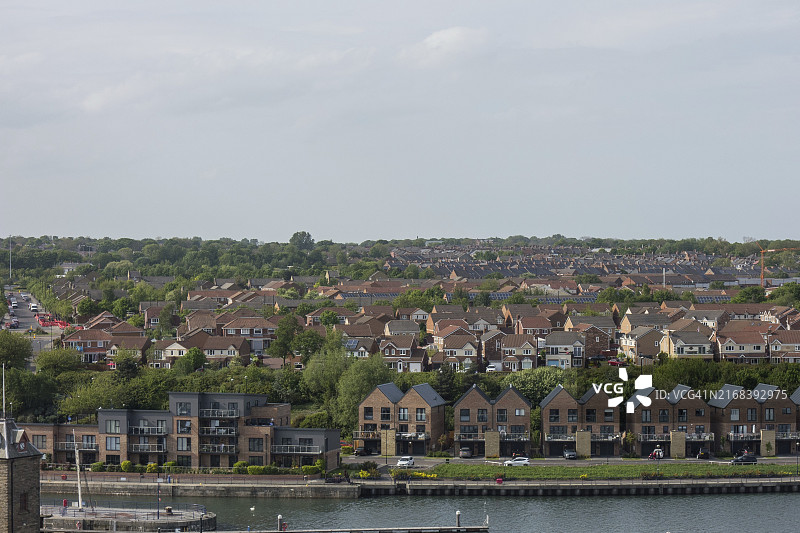 英国纽卡斯尔河岸阶梯式房屋城市景观图片素材