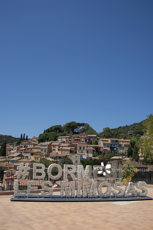 Bormes-Les-Mimosas风景如画的村庄，Provence-Alpes-Côte d'Azur，法国，欧洲图片素材