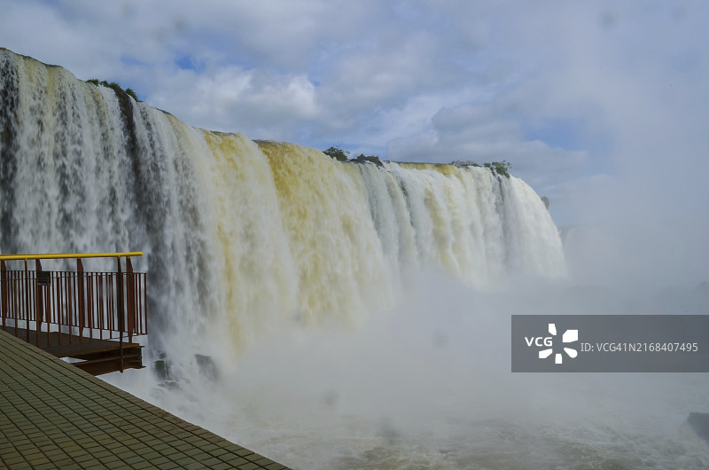 伊瓜苏瀑布的精美照片，世界最高水流量的瀑布，巴西巴拉那州伊瓜苏图片素材