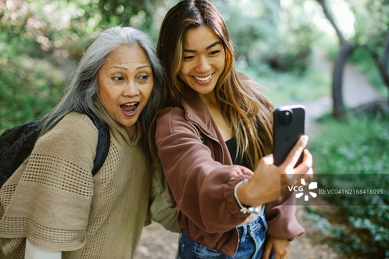 家庭自拍合影图片素材