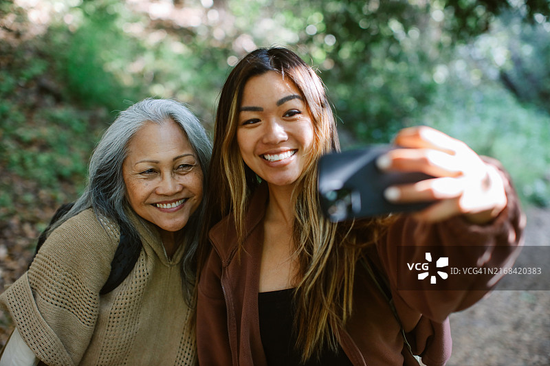 家庭自拍合影图片素材