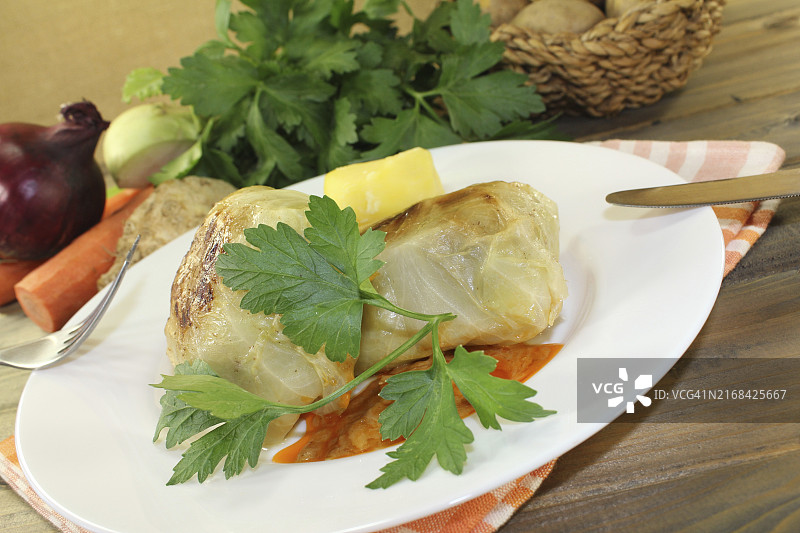 土豆欧芹肉馅卷心菜卷图片素材