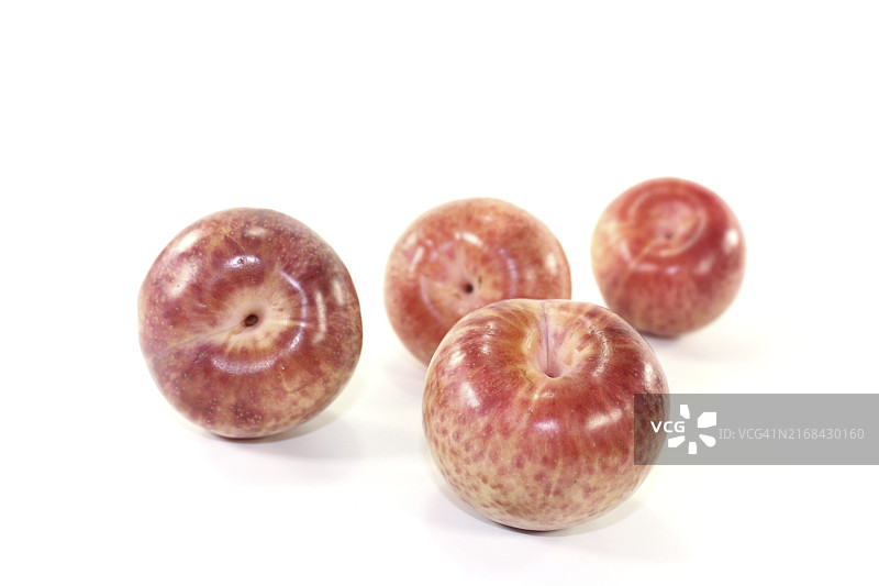 新鲜橙红色李杏图片素材