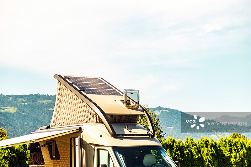 太阳能房车露营生活图片素材