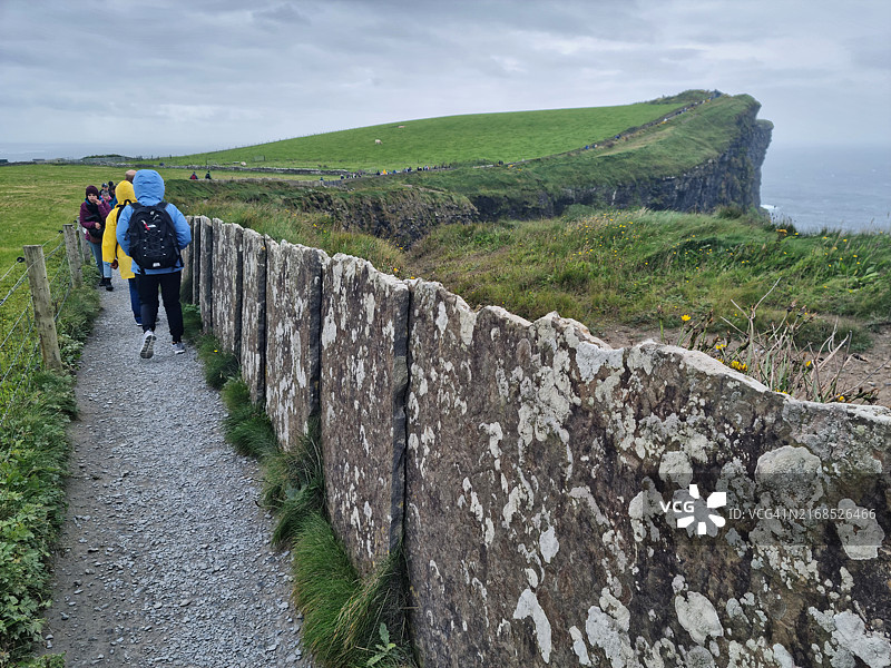 莫赫悬崖的Liscannor石板防护墙图片素材