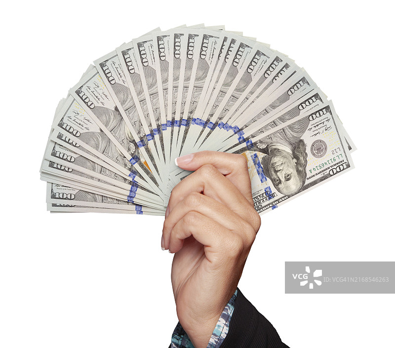 女人手持数千美元，均为百元美钞，隔离在白色背景上图片素材