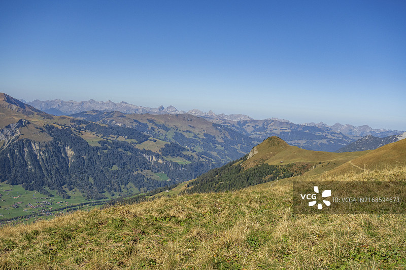 瑞士阿尔卑斯山脉山谷风光照片，萨斯费，格劳宾登图片素材
