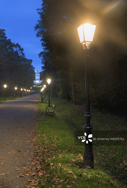 萨格勒布马克西米尔公园夜间漫步图片素材