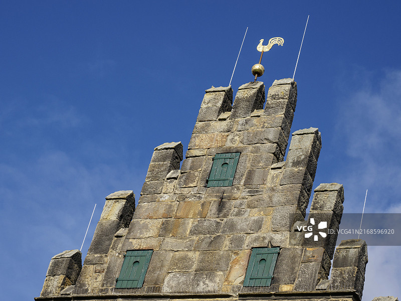 历史塔楼上部，位于德国北莱茵-威斯特法伦州图片素材