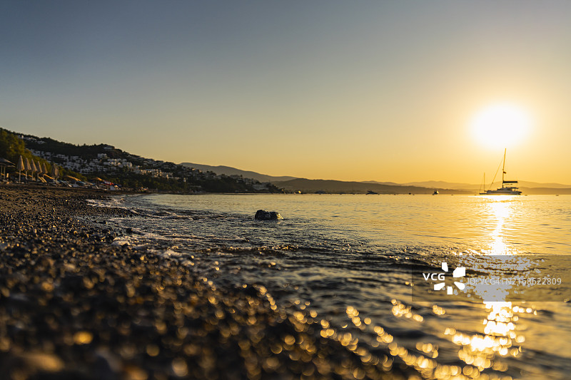 土耳其博德鲁姆日出时分的晴朗天空海景图片素材
