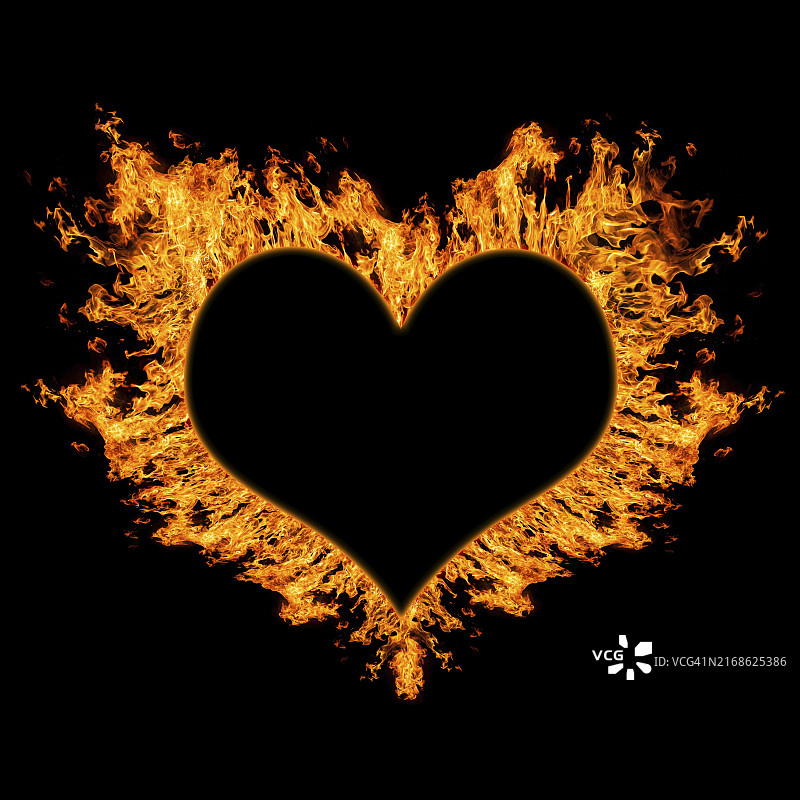 黑色背景上的火焰之心特写图片素材