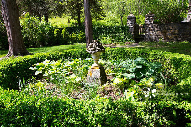 林伍德州立公园的林伍德庄园装饰花园雕像图片素材