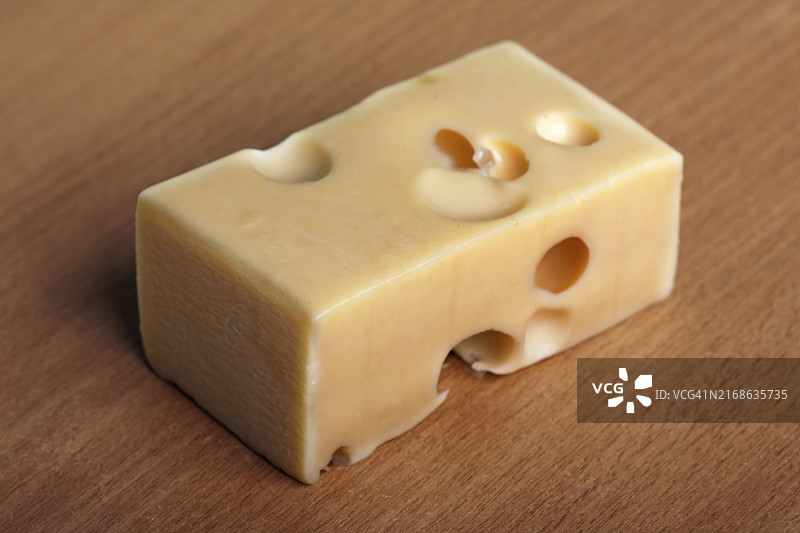 乳制品零食瑞士多孔奶酪图片素材