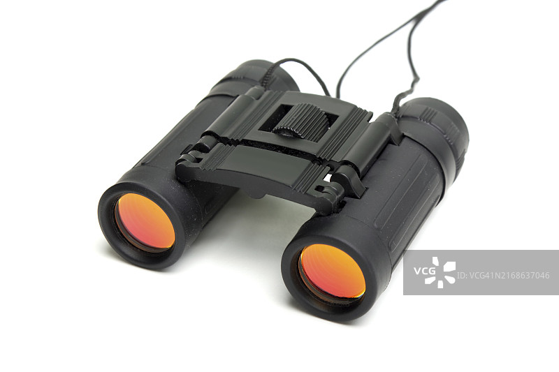 用双筒望远镜搜索或观看图片素材