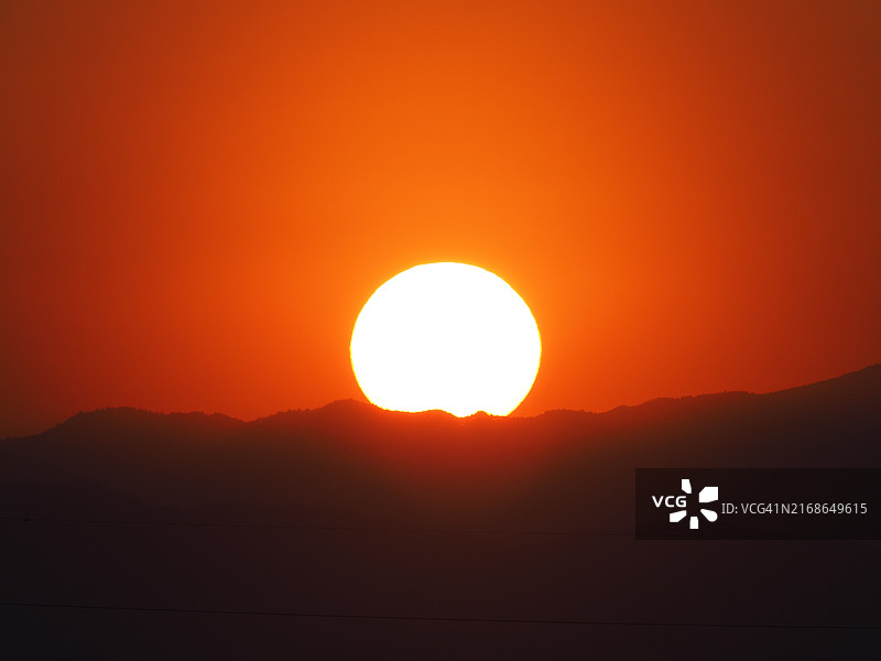 日本壮丽山脉剪影景观图片素材