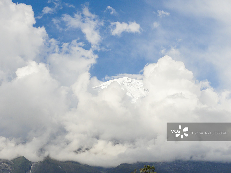 秘鲁永盖瓦斯卡兰雪峰图片素材