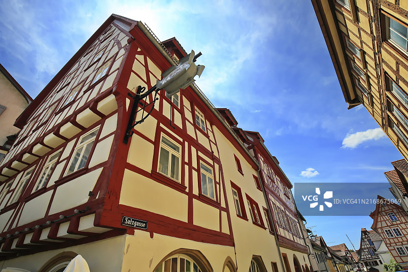 半木结构房屋图片素材