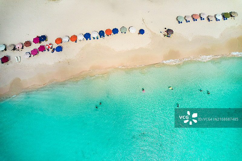 巴巴多斯卡莱尔湾海滩俯视景观图片素材
