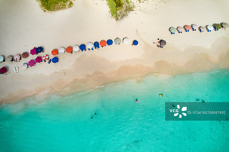 巴巴多斯卡莱尔湾海滩俯视景观图片素材