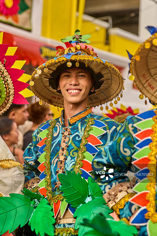 卢邦帕希亚斯节期间的街头舞蹈巡游图片素材