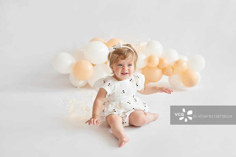 女孩一周岁生日派对图片素材