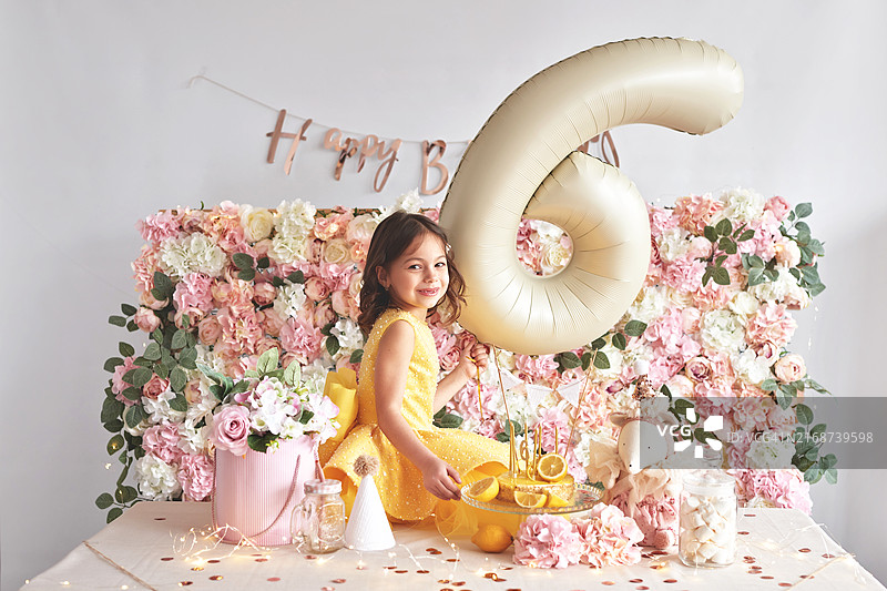 女孩六岁生日派对图片素材