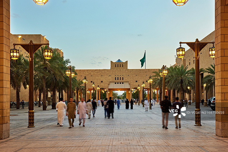 利雅得Alsafat广场黄昏图片素材