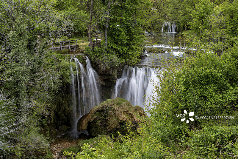 克罗地亚卡尔洛瓦茨斯卢尼瀑布图片素材