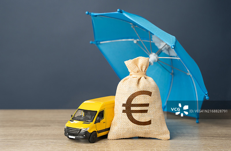 玩具车与纸币特写图片素材