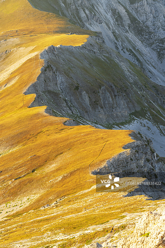 意大利日落时分山脊图片素材