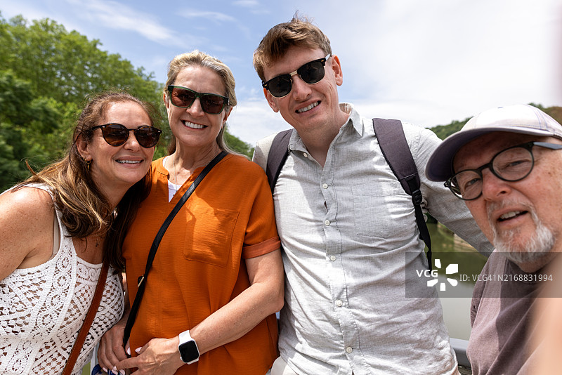 度假自拍合影图片素材