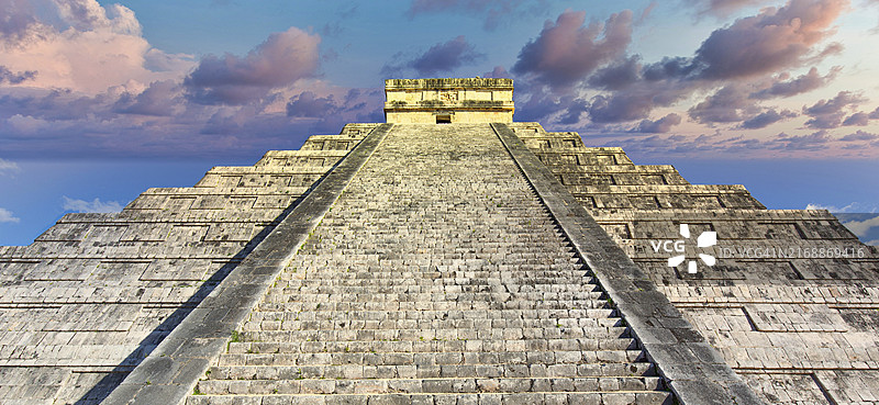 玛雅古城奇琴伊察：位于墨西哥尤卡坦州的考古遗址图片素材