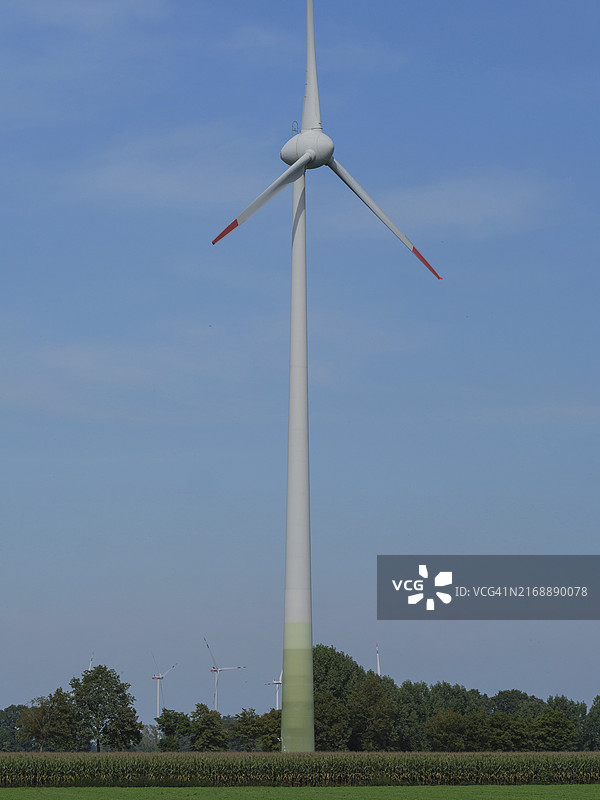 韦瑟克风力涡轮机，德国北莱茵-威斯特法伦州图片素材