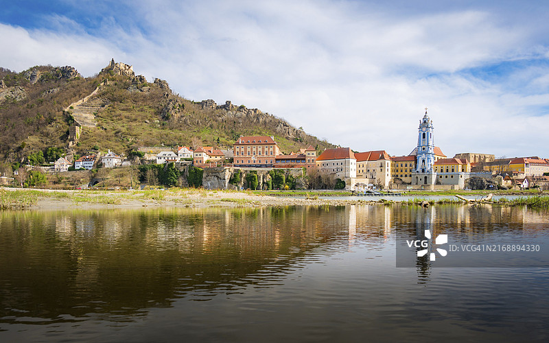 瓦豪河谷多瑙河畔的杜恩施泰因，奥地利图片素材