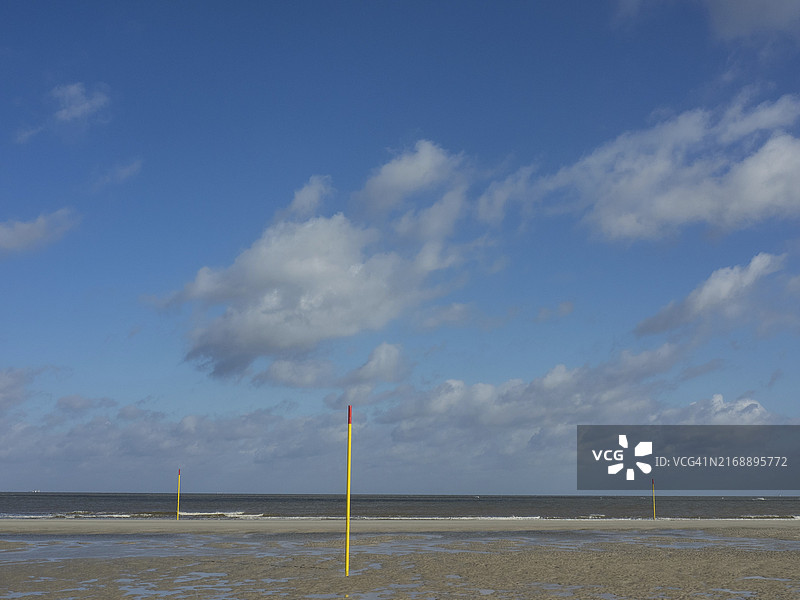 德国斯皮克罗格岛的黄色沙滩图片素材