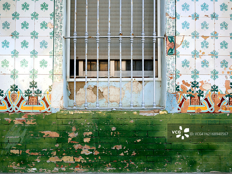 用未修复瓷砖制成的建筑立面图片素材